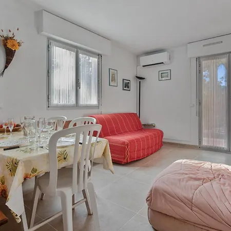 Estivales 2 Apartment *